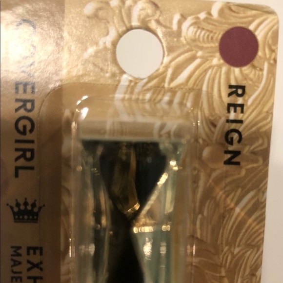 5/$10 Covergirl lip gloss Limited Edition Reign high impact color NWT - Picture 4 of 16